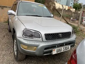 Toyota RAV4 2005 White