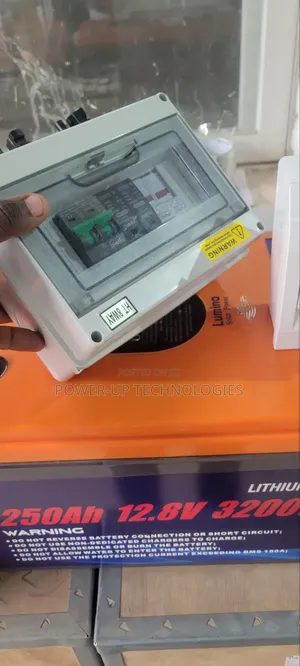 Photovoltaic DC Combiner Box (Surge Protection)
