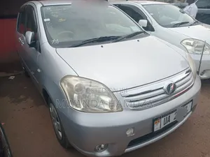 Toyota Raum 2011 Silver