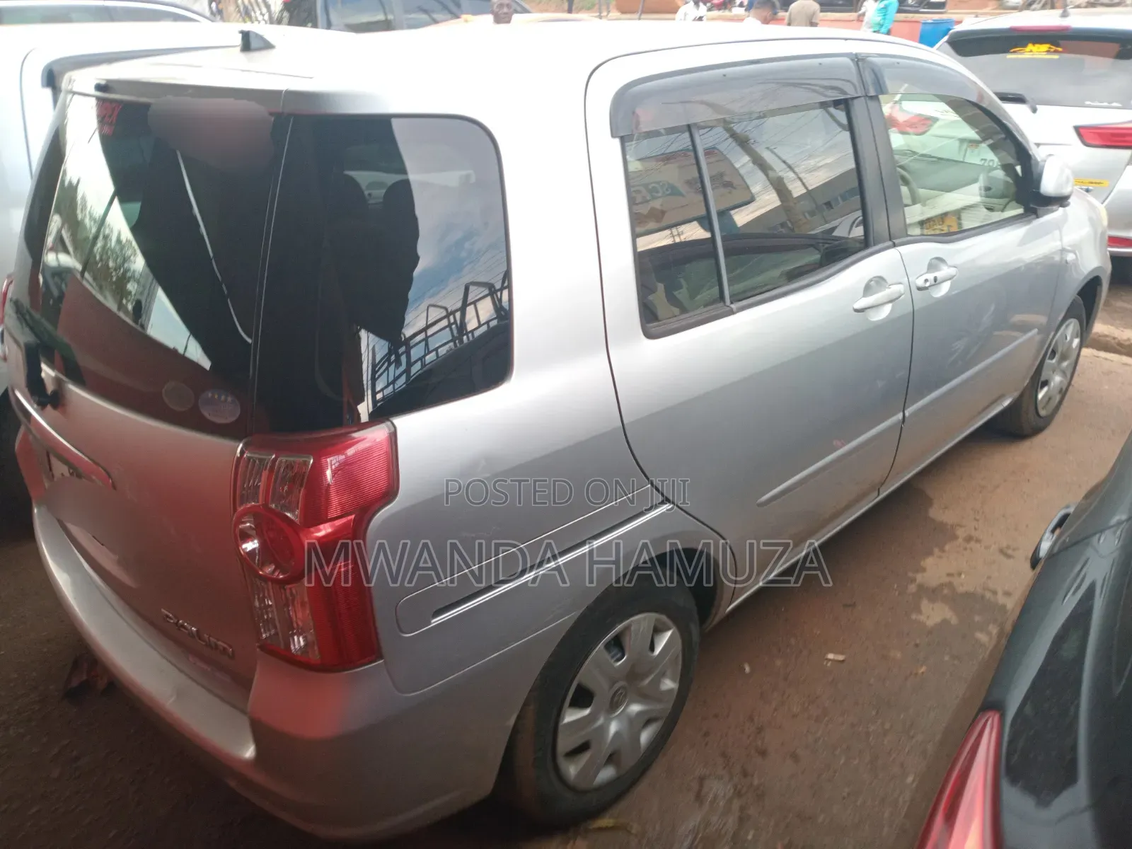 Toyota Raum 2011 Silver
