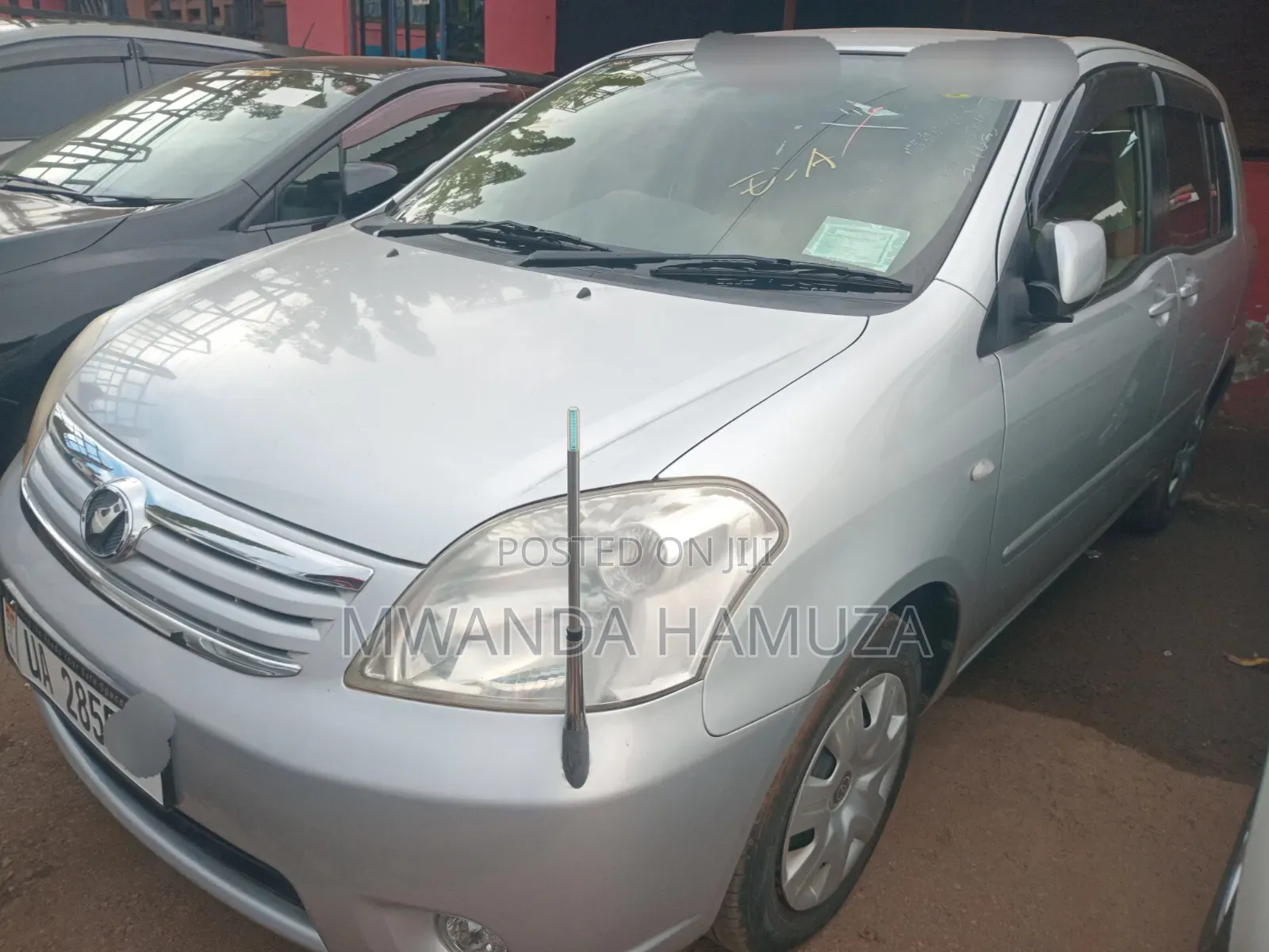 Toyota Raum 2011 Silver