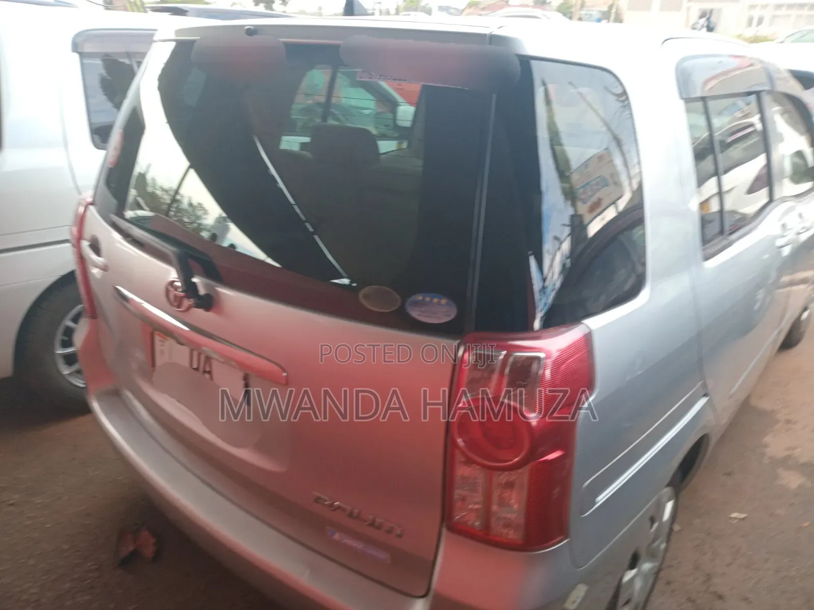 Toyota Raum 2011 Silver