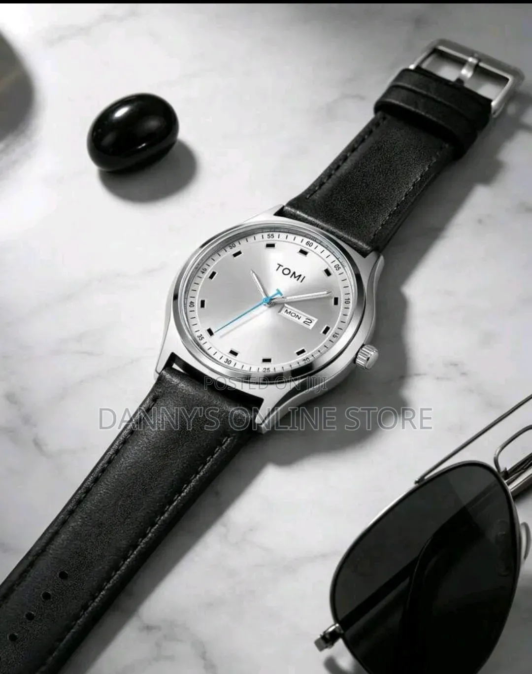 TOMI 1-Piece Men's Dual Calendar Fashion Minimalist PU Leather Watch.