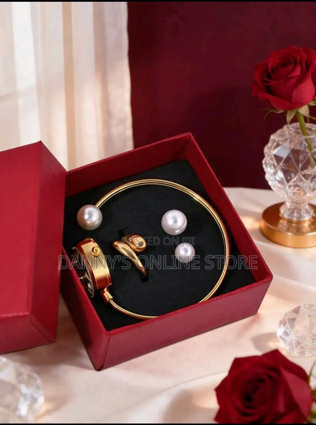 LUCKYFOX Boxed Premium Women's Watch Gift Set, Gold Round.