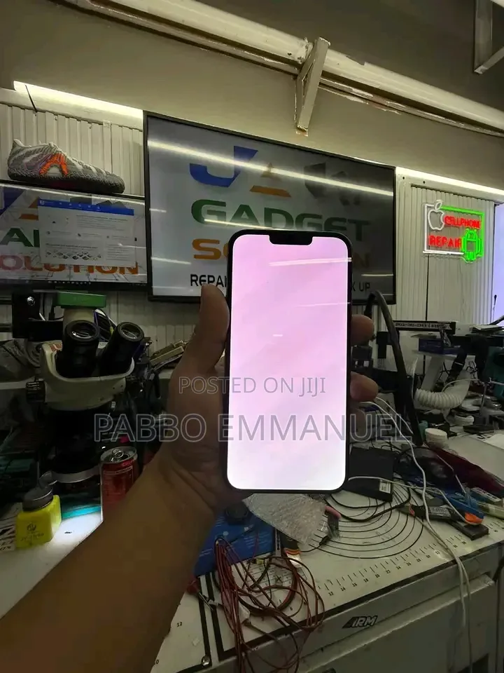 iPhone Screen Replacement