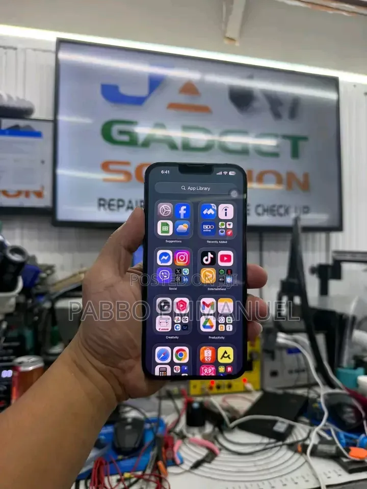 iPhone Screen Replacement