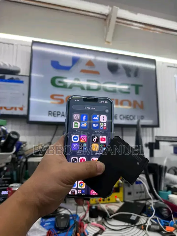iPhone Screen Replacement