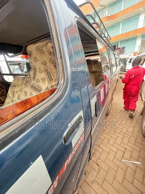Toyota HiAce 2002 Blue