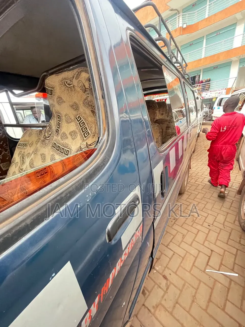 Toyota HiAce 2002 Blue