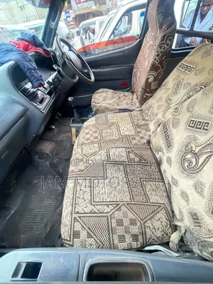 Toyota HiAce 2002 Blue