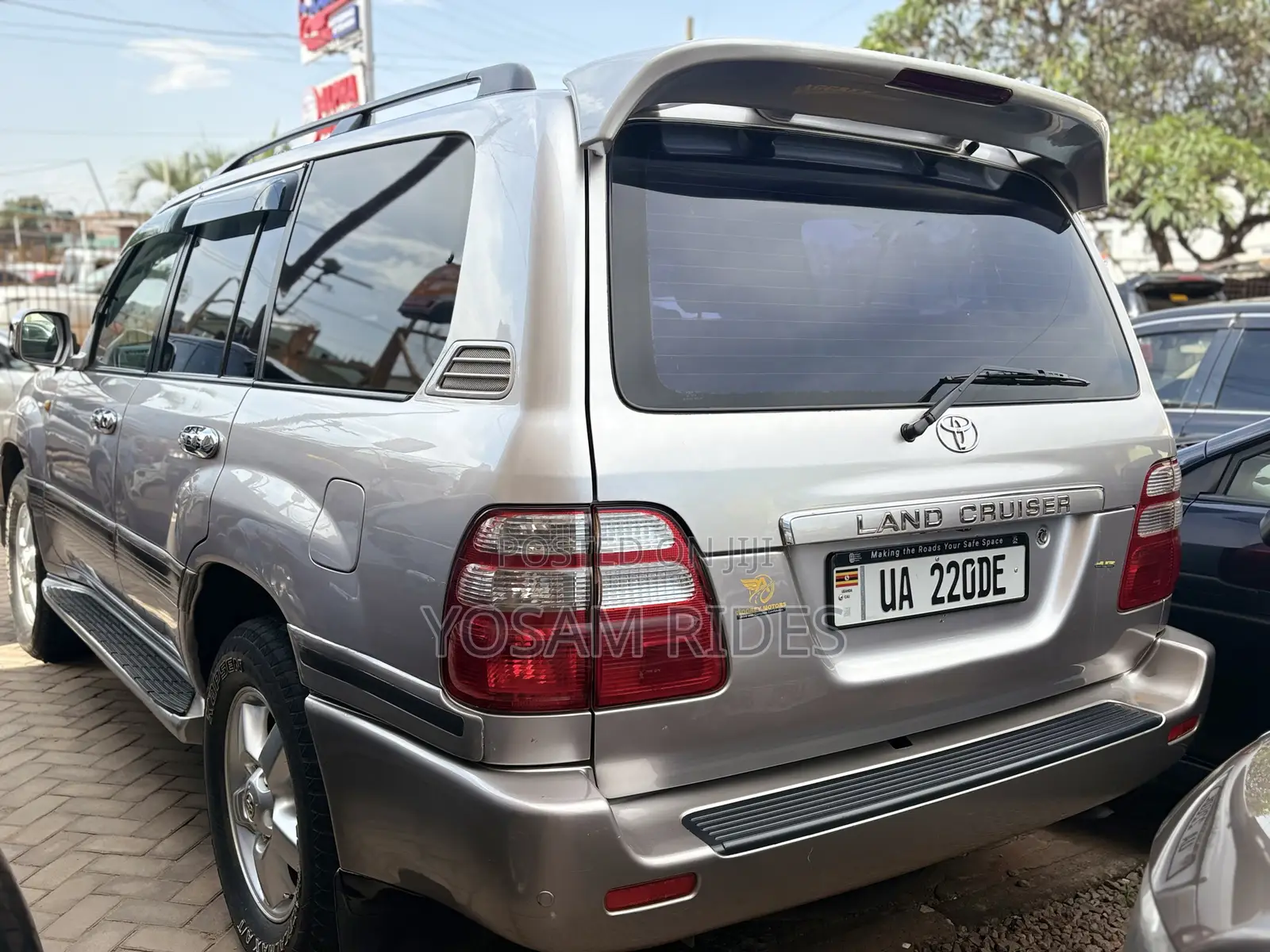 Toyota Land Cruiser 100 4.2 2006 Silver