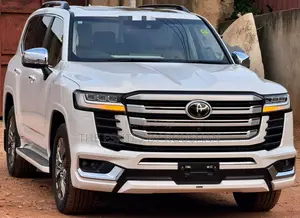 New Toyota Land Cruiser LC300 2025 White