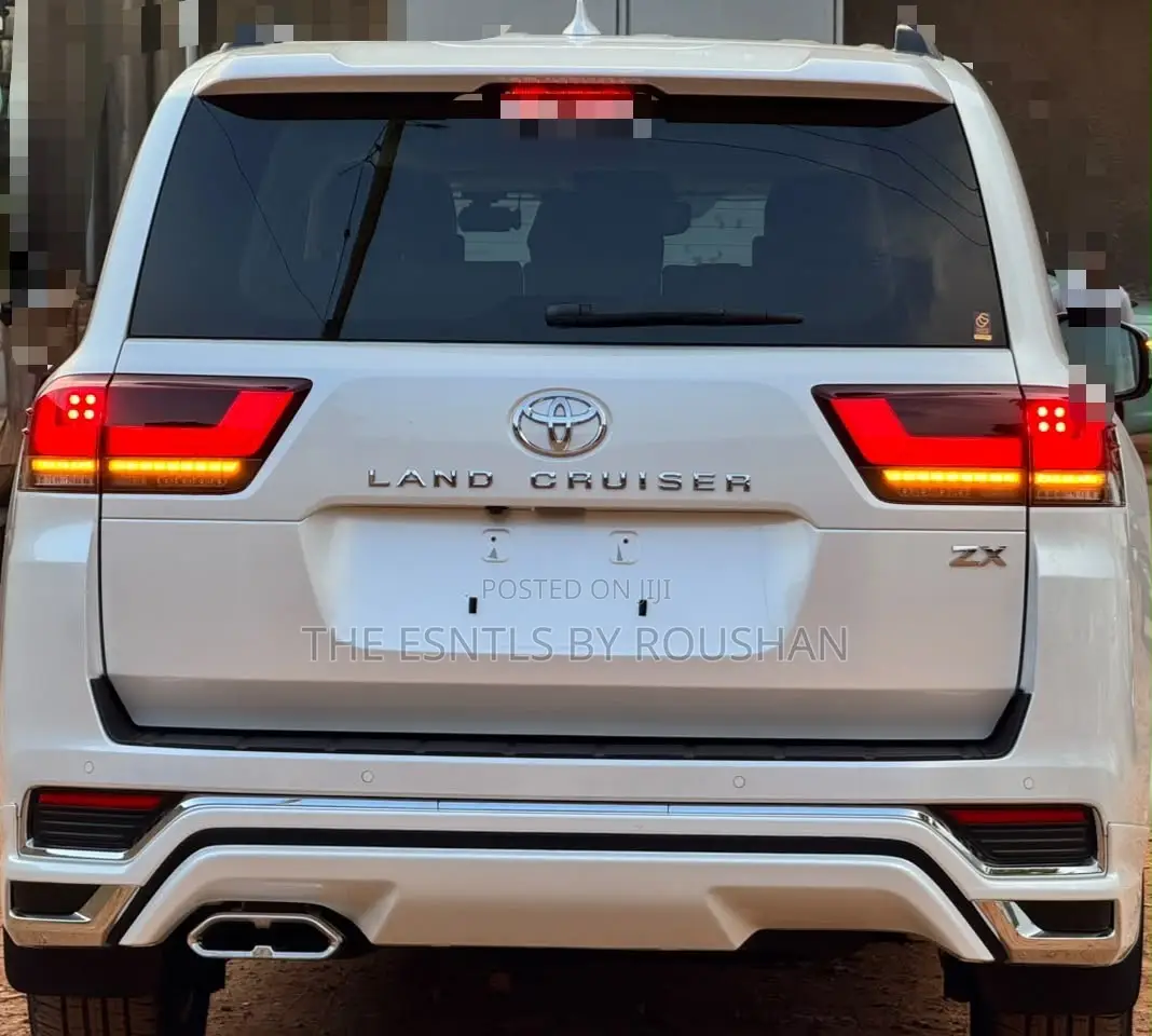 New Toyota Land Cruiser LC300 2025 White
