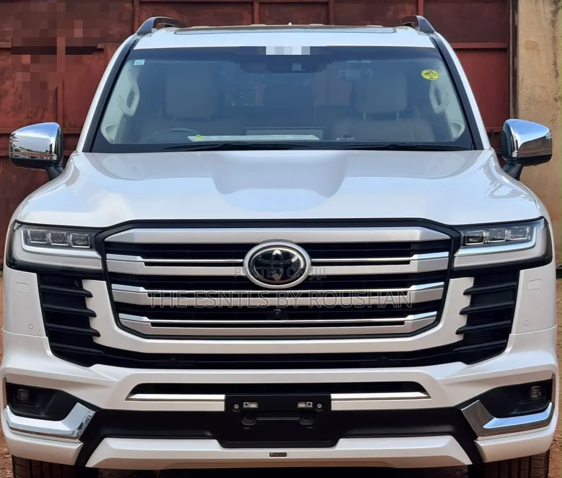 New Toyota Land Cruiser LC300 2025 White
