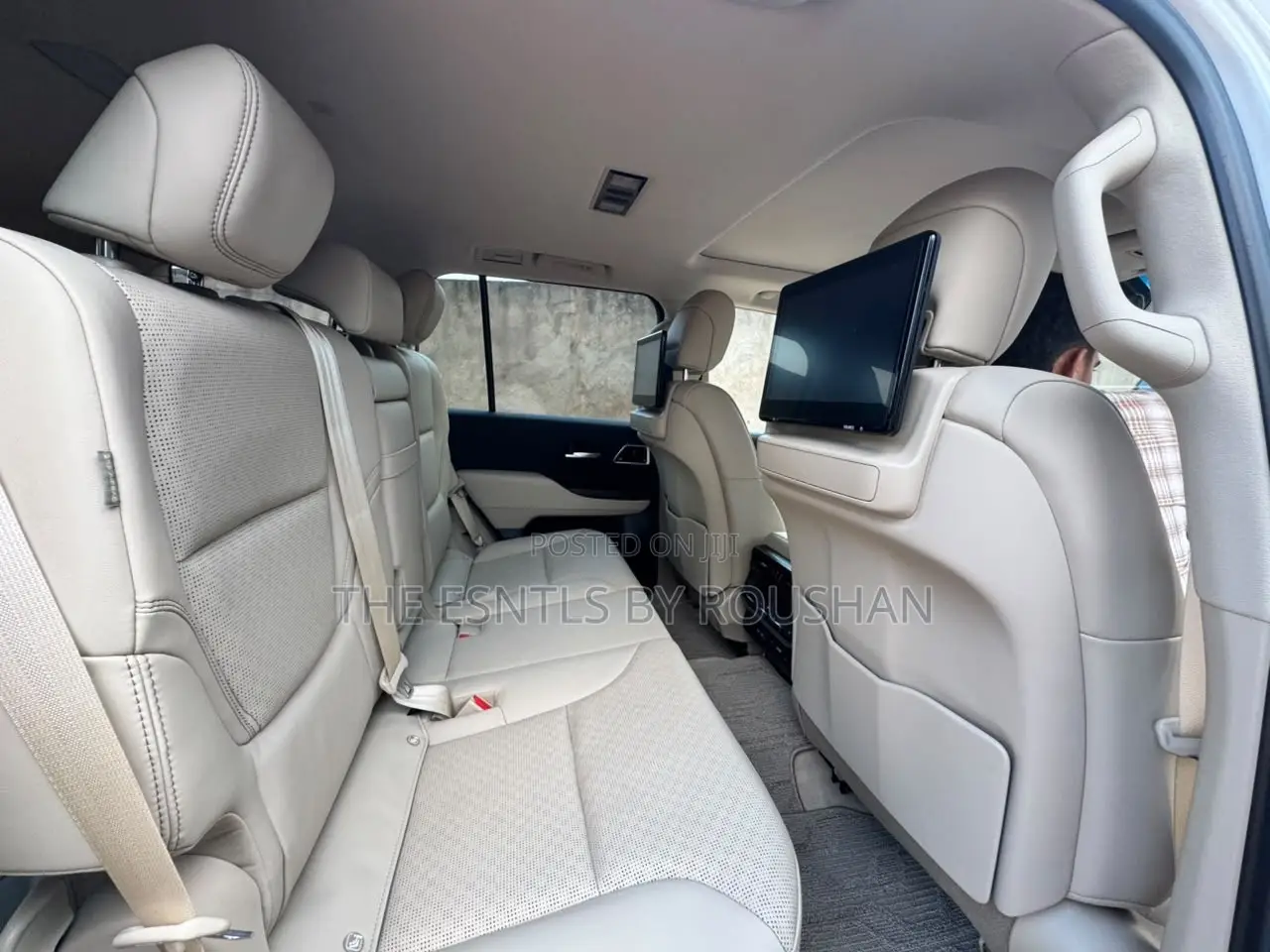 New Toyota Land Cruiser LC300 2025 White