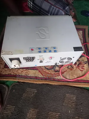Su Kam Inverter 220V, 1600VA