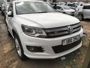 Volkswagen Tiguan R-Line 4dr SUV (2.0L 4cyl Turbo 6A) 2014 White