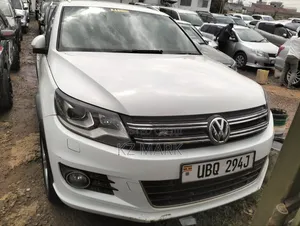 Volkswagen Tiguan R-Line 4dr SUV (2.0L 4cyl Turbo 6A) 2014 White