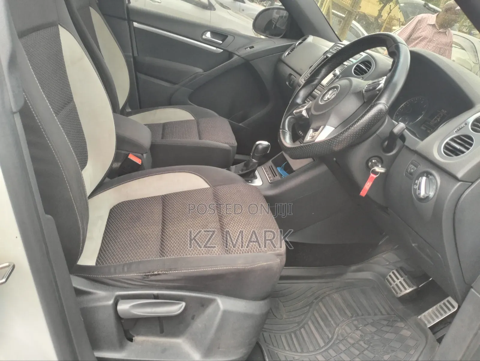 Volkswagen Tiguan R-Line 4dr SUV (2.0L 4cyl Turbo 6A) 2014 White