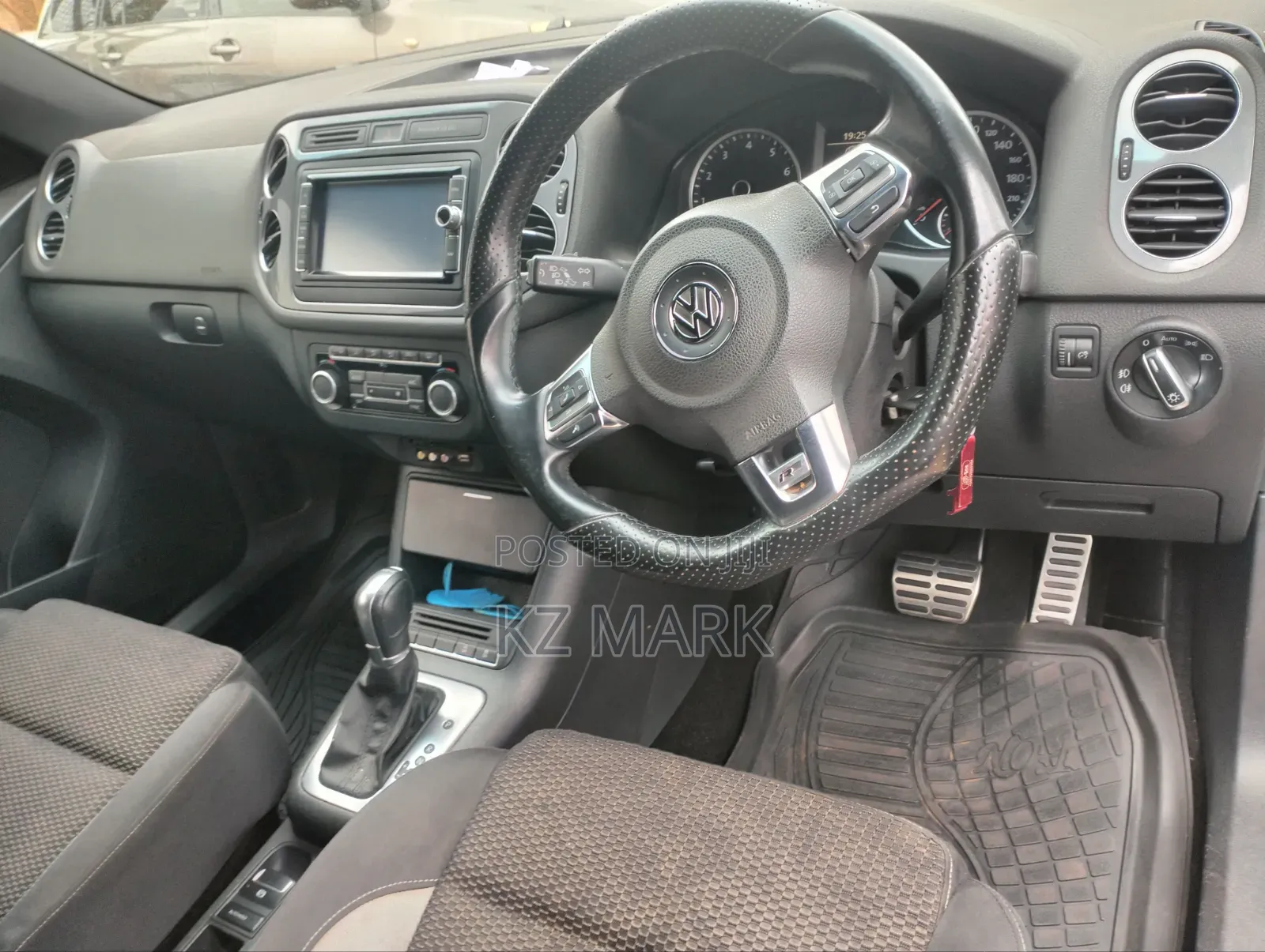 Volkswagen Tiguan R-Line 4dr SUV (2.0L 4cyl Turbo 6A) 2014 White