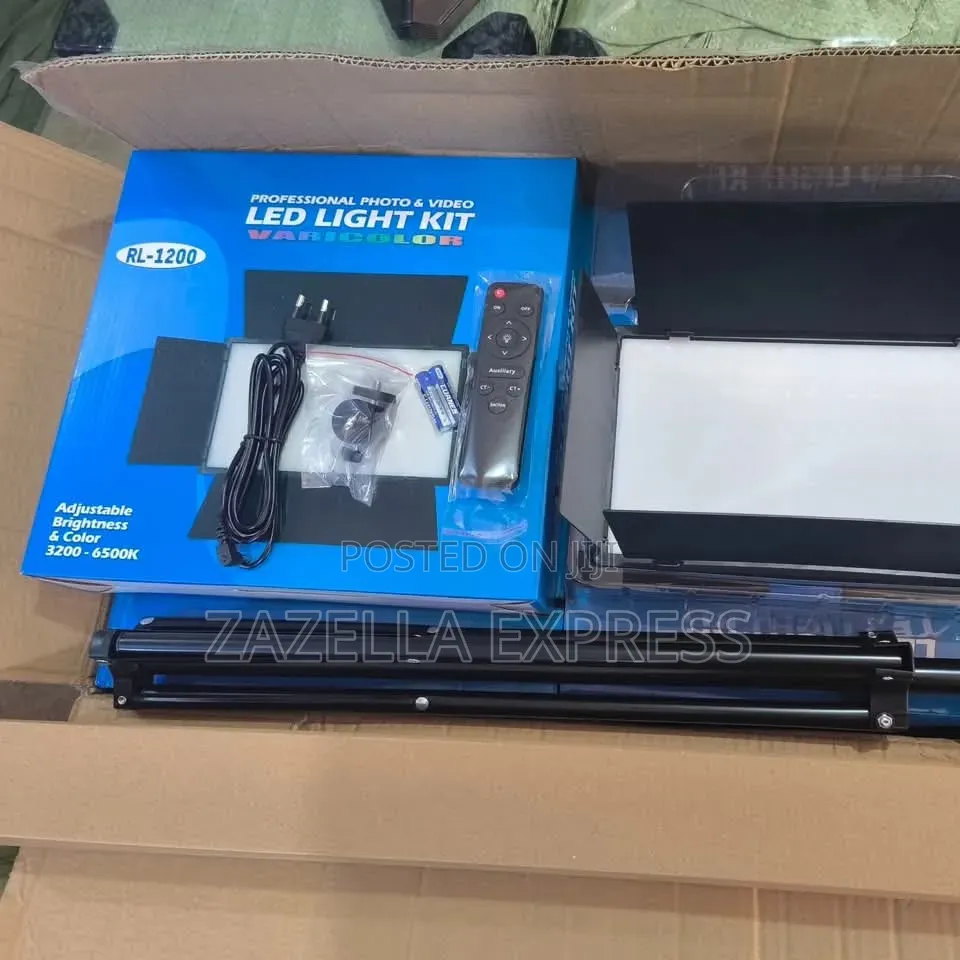 Pro Led 900 Professional Photo Video Led Kit With Battery and Bag