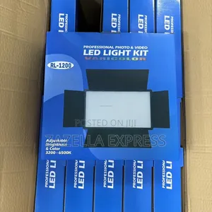 Pro Led 900 Professional Photo Video Led Kit With Battery and Bag