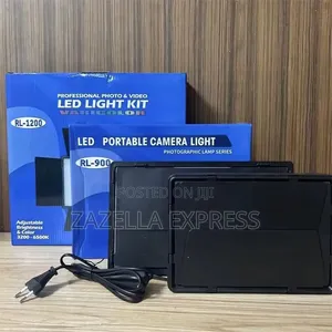 Pro Led 900 Professional Photo Video Led Kit With Battery and Bag