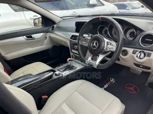 Mercedes-Benz C200 2010 Black