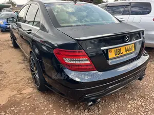 Mercedes-Benz C200 2010 Black