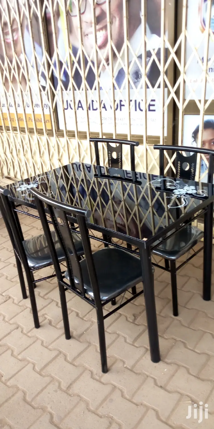 Dinner Table 4seaters