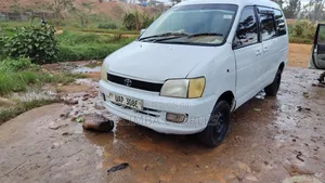 Toyota Noah 2004 Silver