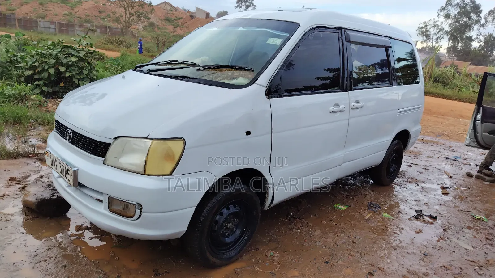 Toyota Noah 2004 Silver