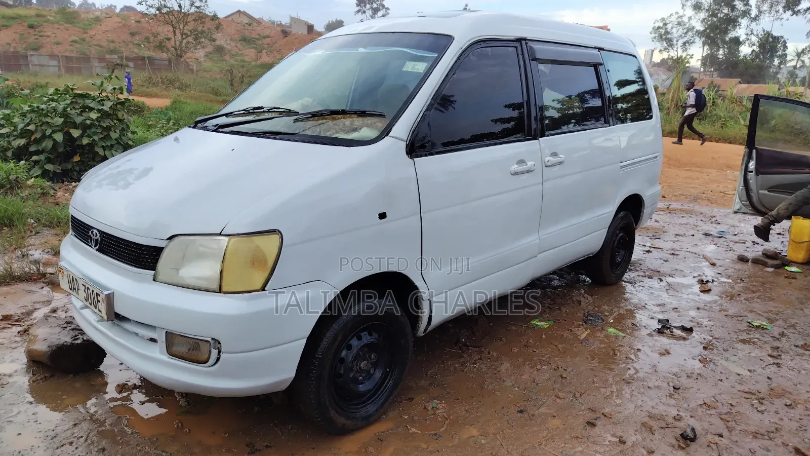 Toyota Noah 2004 Silver
