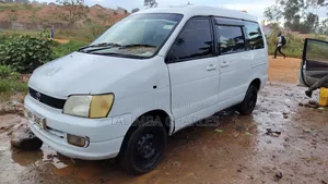 Toyota Noah 2004 Silver