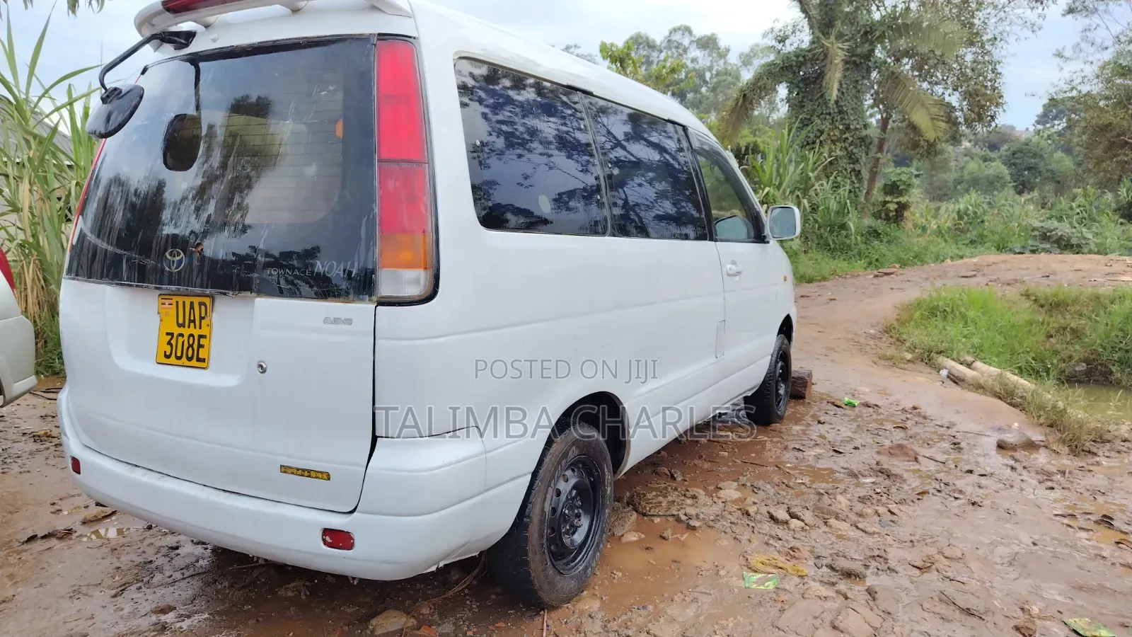 Toyota Noah 2004 Silver
