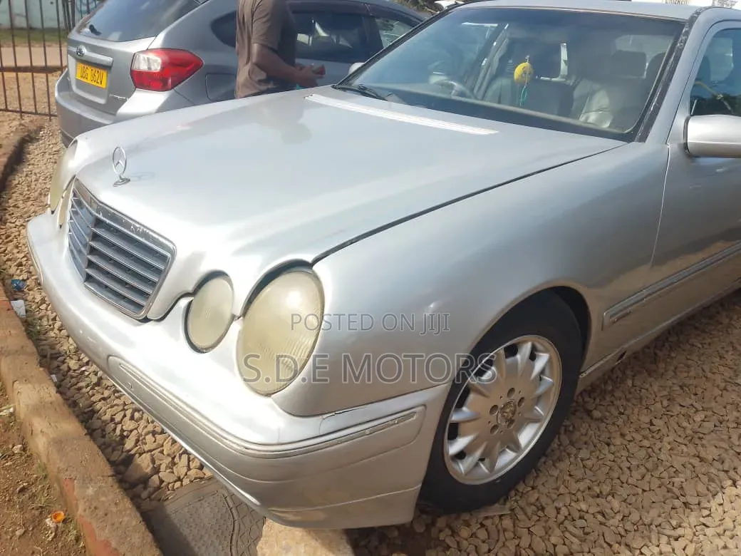 Mercedes-Benz 200E 2002 Silver