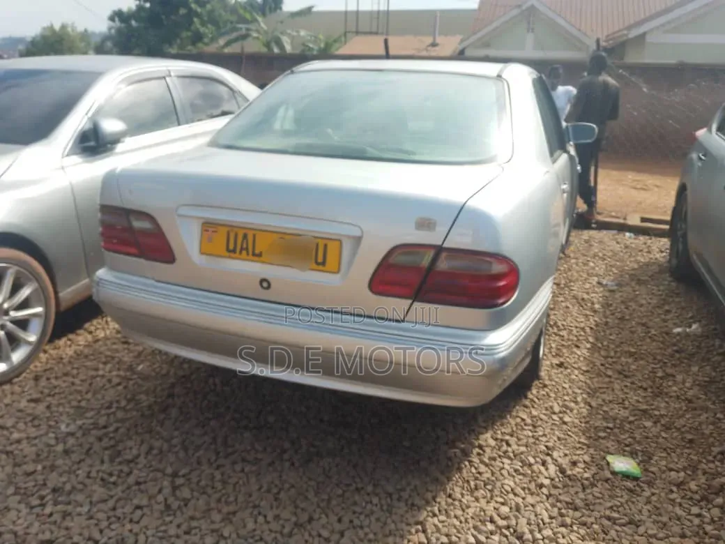 Mercedes-Benz 200E 2002 Silver