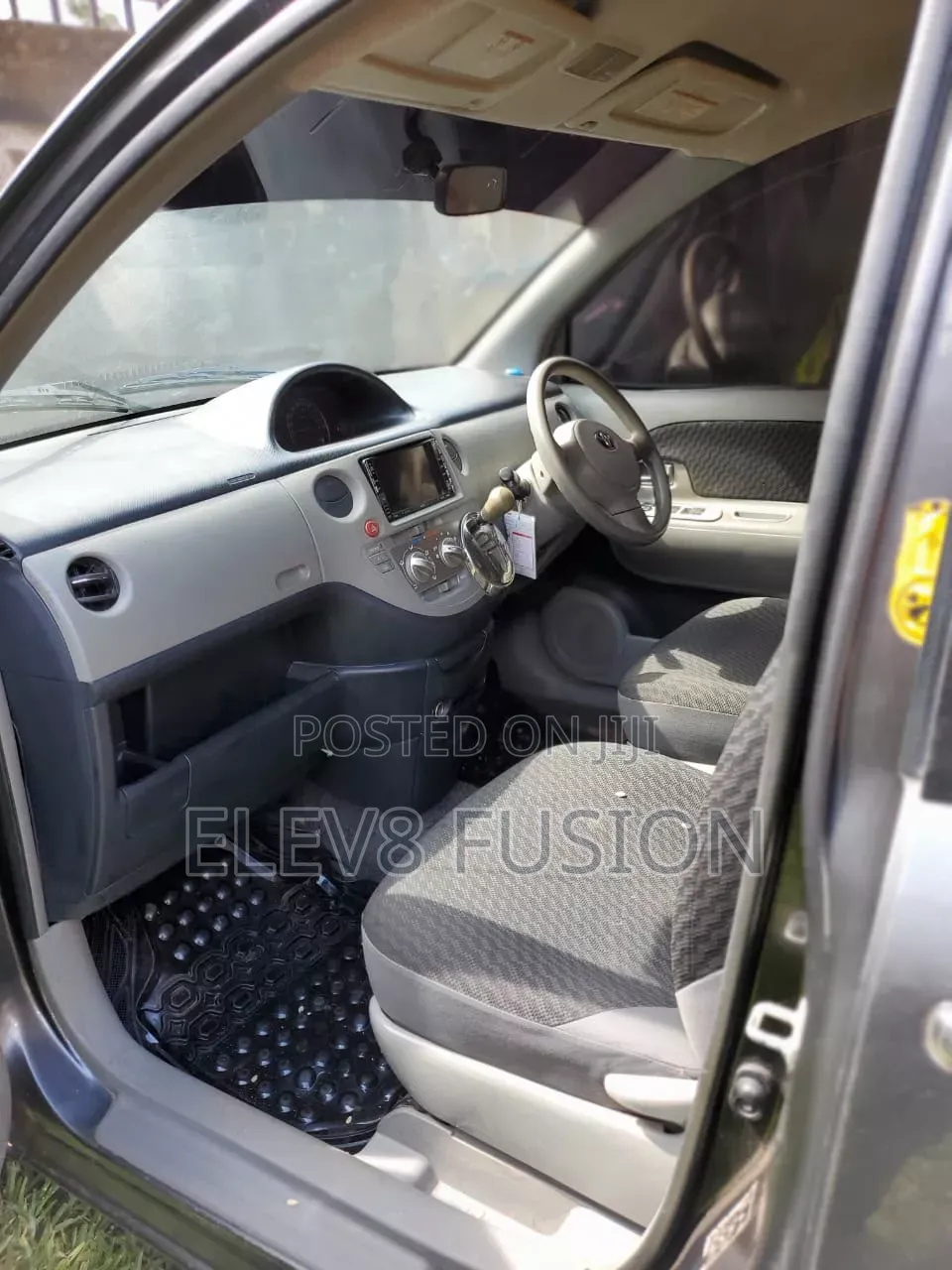 Toyota Sienta 2009 Black