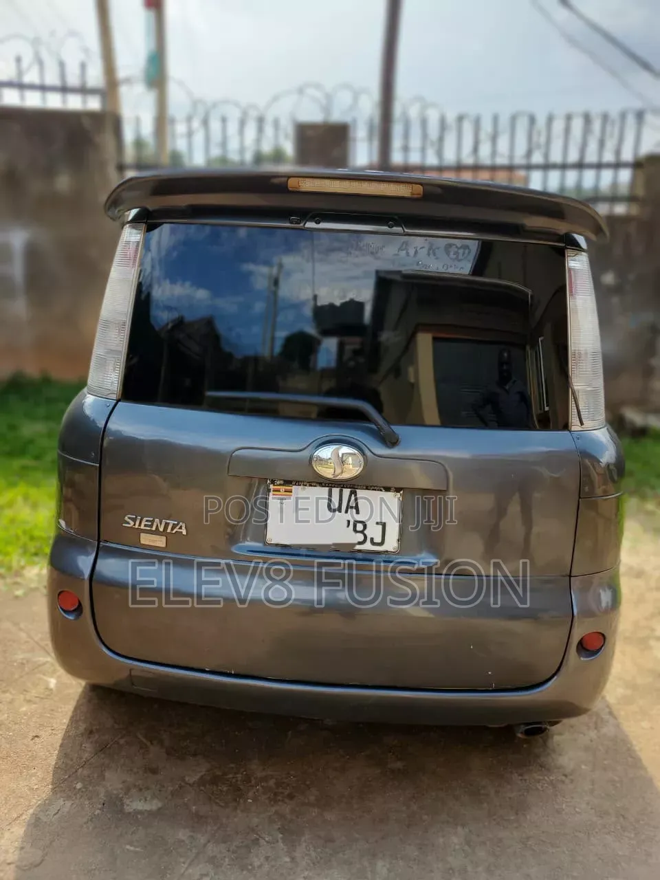 Toyota Sienta 2009 Black