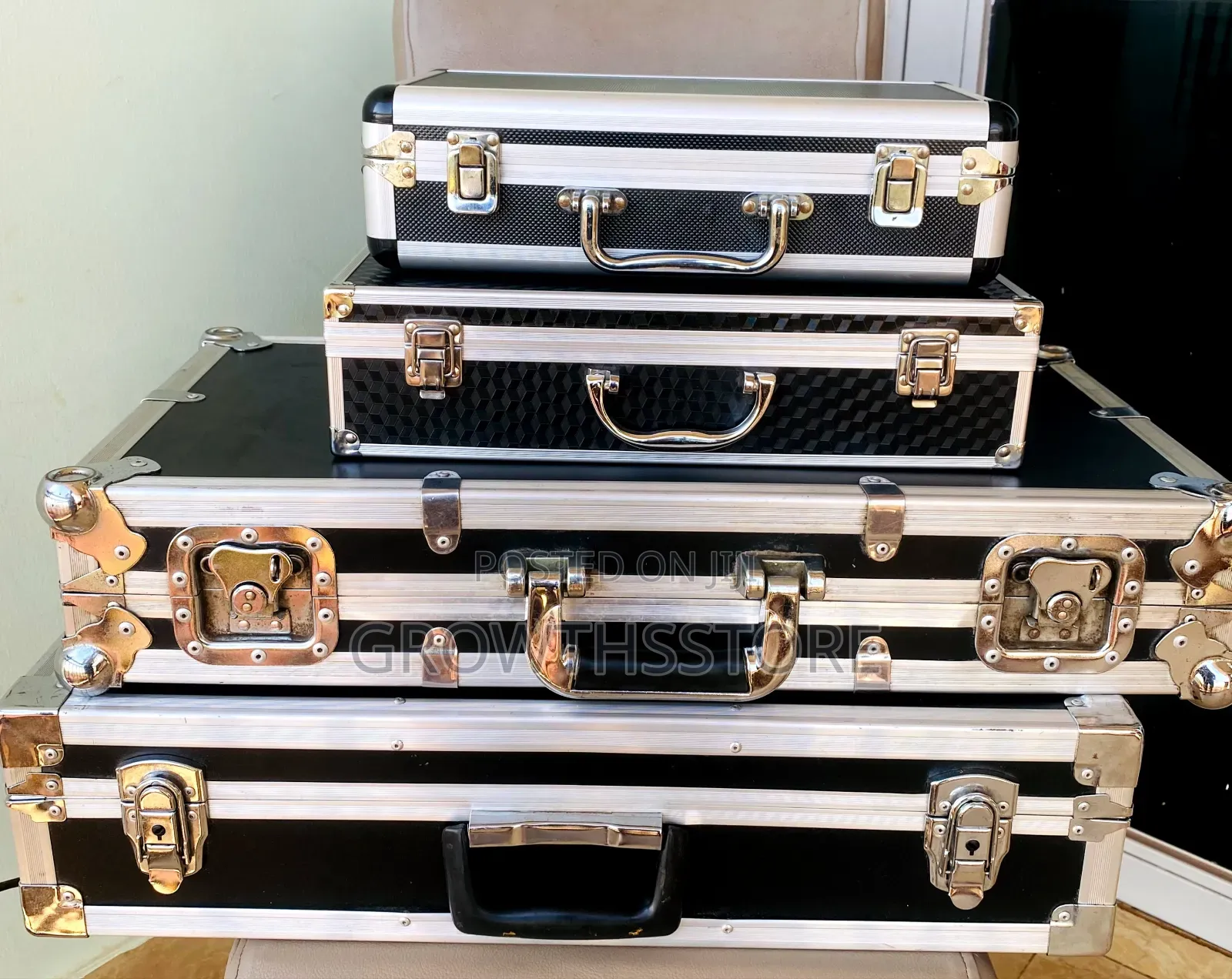 Cases for Music Gadgets and Pedals