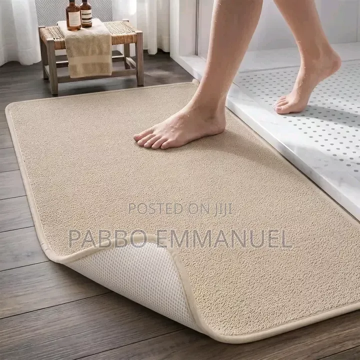 A 100% Super Absorbent Bath Mats