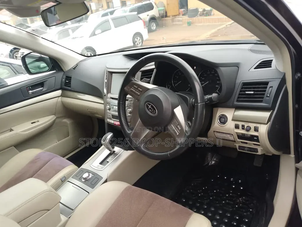 Subaru Outback 2.5i Premium CVT 2012 Brown