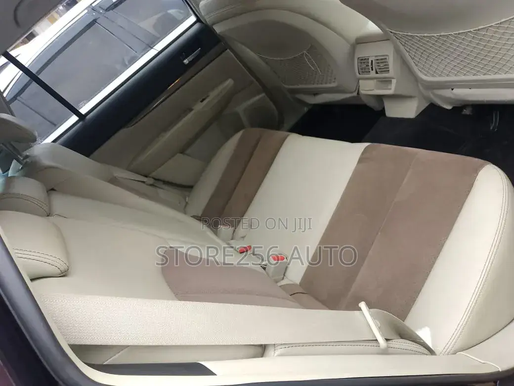 Subaru Outback 2.5i Premium CVT 2012 Brown