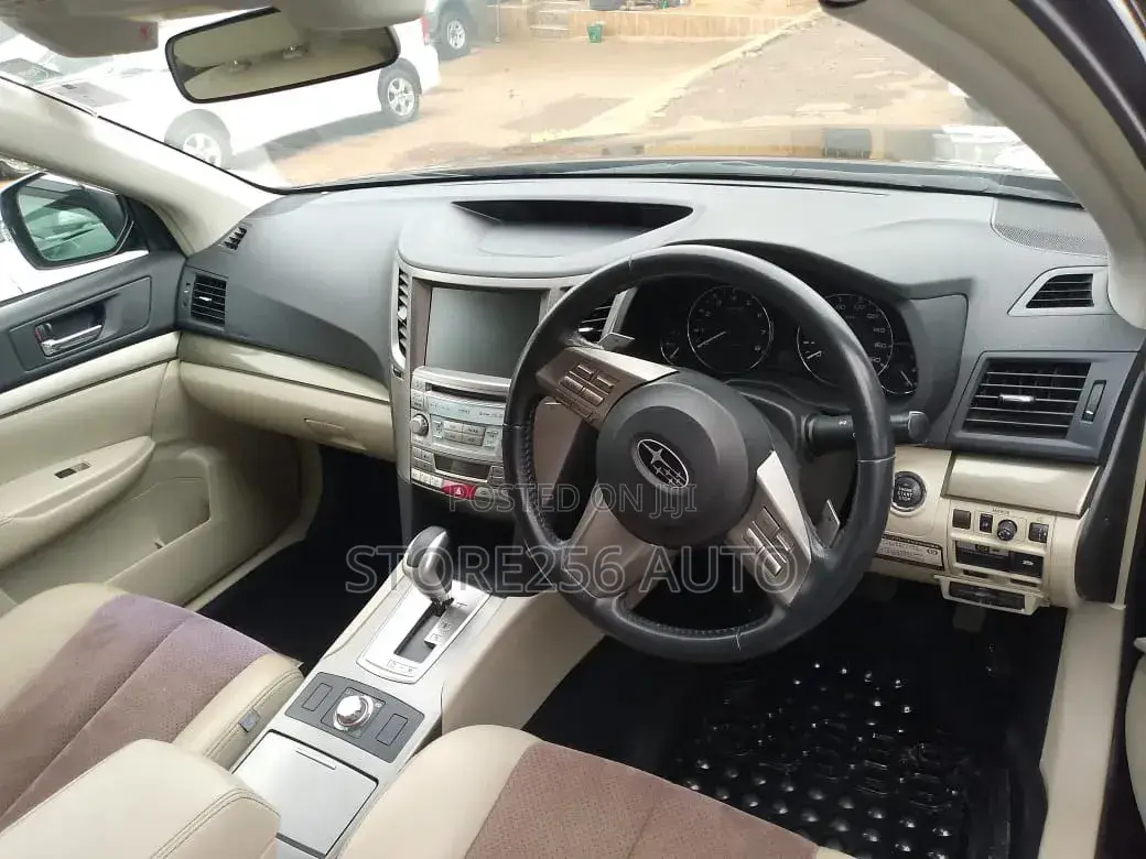 Subaru Outback 2.5i Premium CVT 2012 Brown
