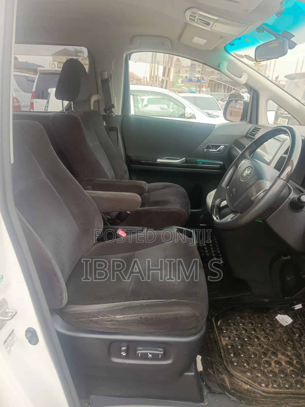 Toyota Vellfire 2018 White