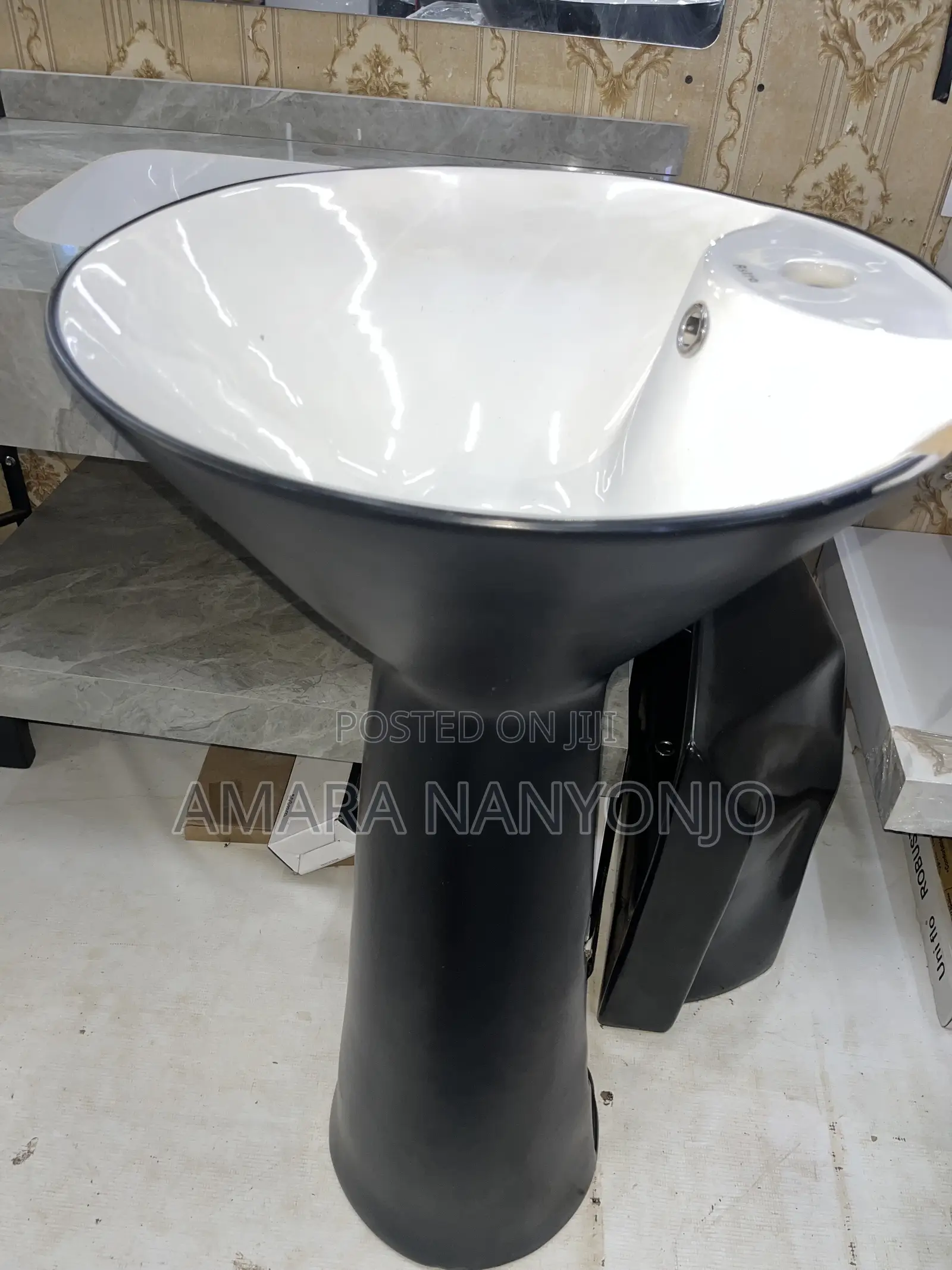 Pedestal Wash Basin.