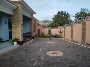 4bdrm Villa in Wakiso / Wakiso for sale