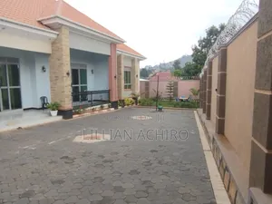 4bdrm Villa in Wakiso / Wakiso for sale