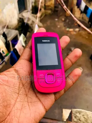 Nokia 2220 slide Red
