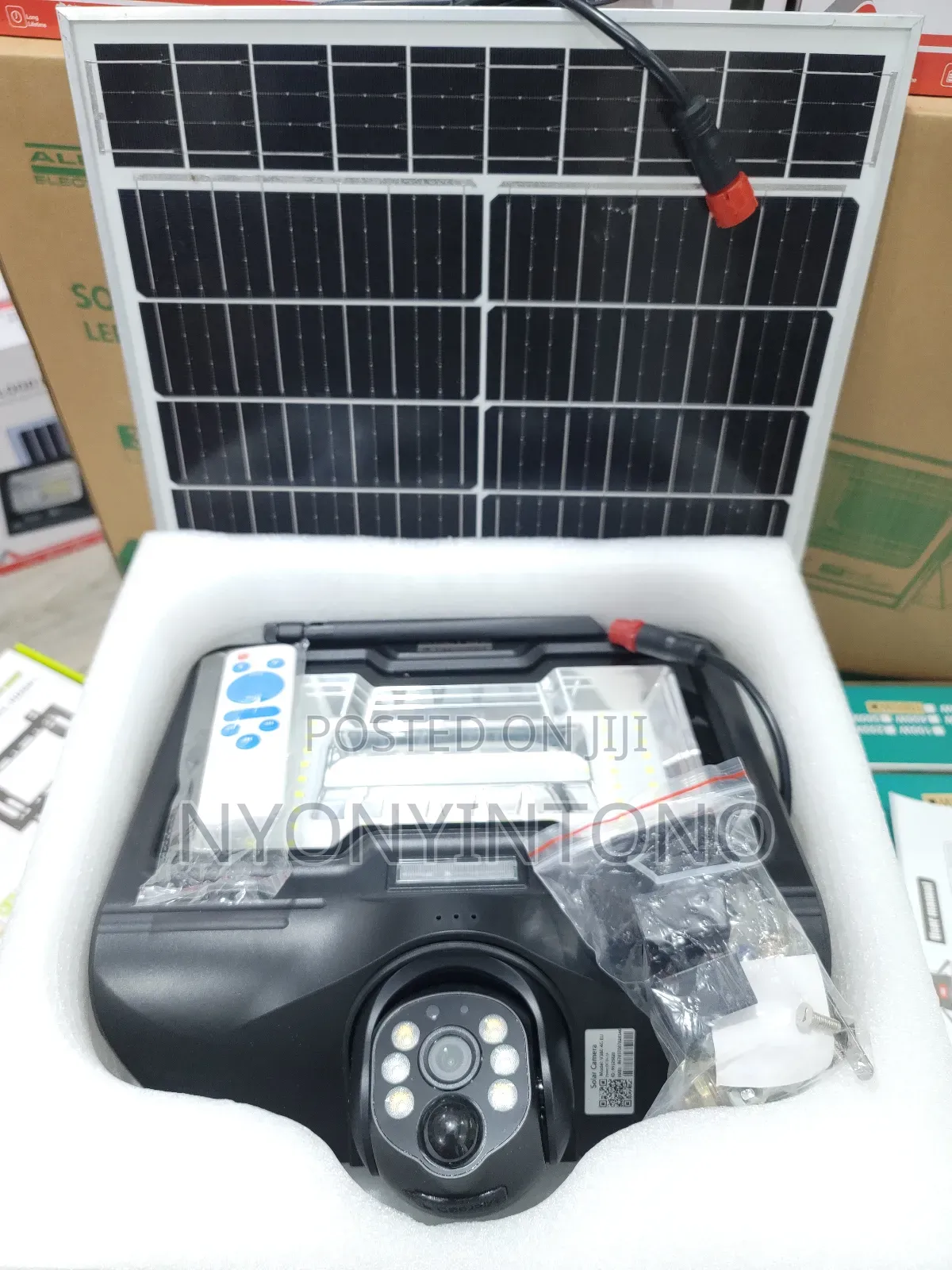 Solar Flood Light With Wireless Camera